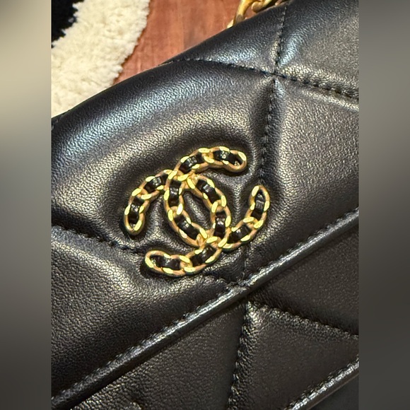 Chanel Lambskin Quilted Chanel 19 Wallet On Chain WOC Black - Picture 5 of 13